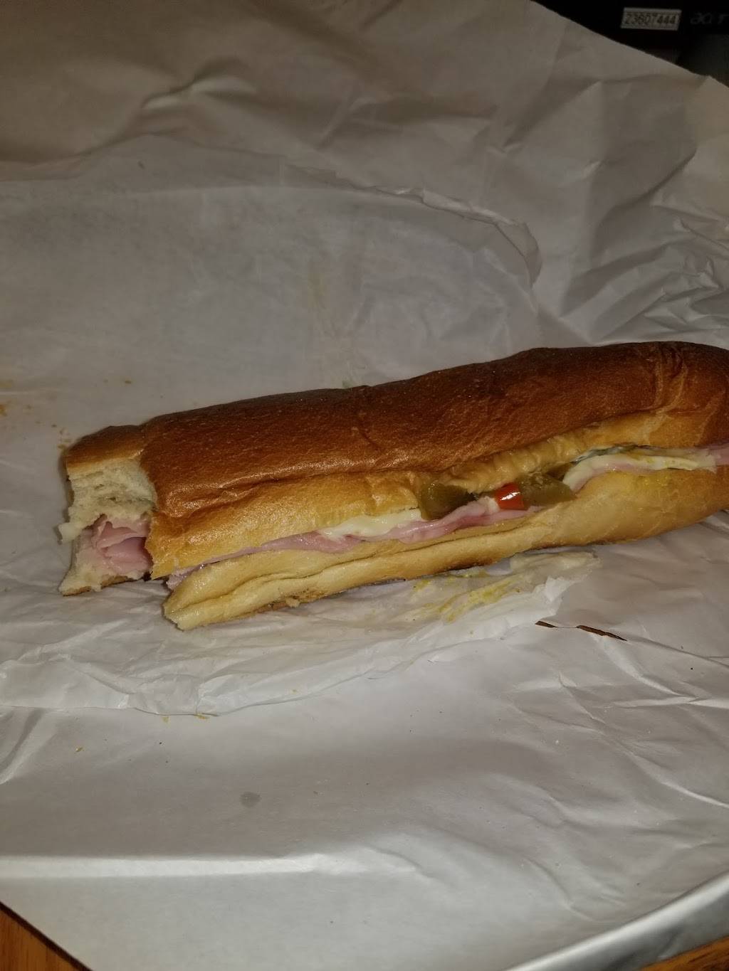 Reds Hoagies & Groceries | restaurant | 1900 S 9th St, Philadelphia, PA 19148, USA | 2154682183 OR +1 215-468-2183