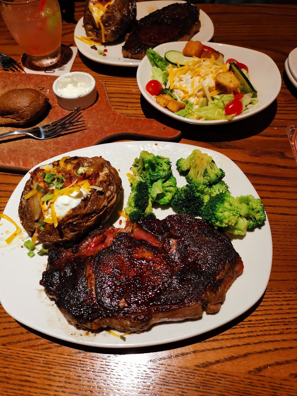 Outback Steakhouse | meal takeaway | 4505 Sherwood Way, San Angelo, TX 76901, USA | 3252242796 OR +1 325-224-2796