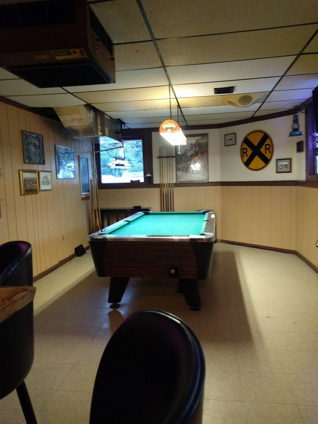 Roys By the Tracks | restaurant | 3710 PA-88, Finleyville, PA 15332, USA | 7243487118 OR +1 724-348-7118