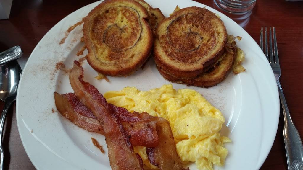 Marios Golden Nugget | restaurant | 1055 S Lapeer Rd, Oxford, MI 48371, USA | 2486282503 OR +1 248-628-2503