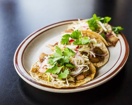 El Catrin | restaurant | 1905 W Foster Ave, Chicago, IL 60640, USA | 7737548962 OR +1 773-754-8962