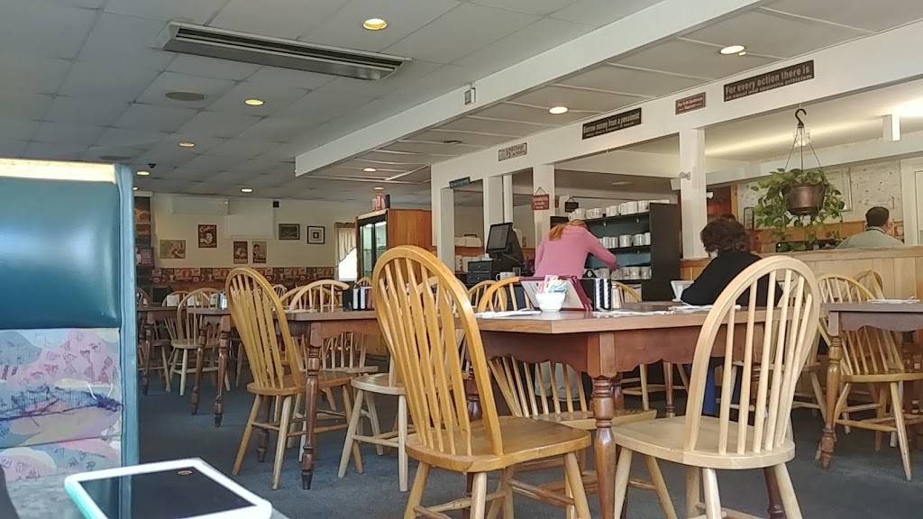 Dennys Pantry | restaurant | 469 Bernardston Rd, Greenfield, MA 01301, USA | 4137733345 OR +1 413-773-3345