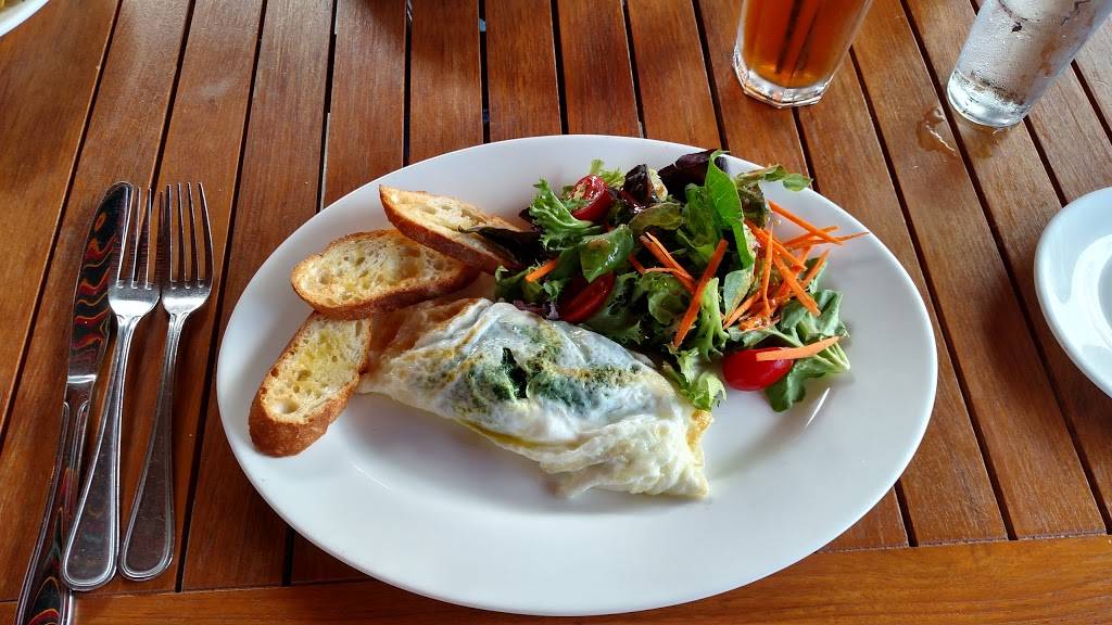 Louies Grille and Liquors | restaurant | 395 Main St, Port Washington, NY 11050, USA | 5168834242 OR +1 516-883-4242