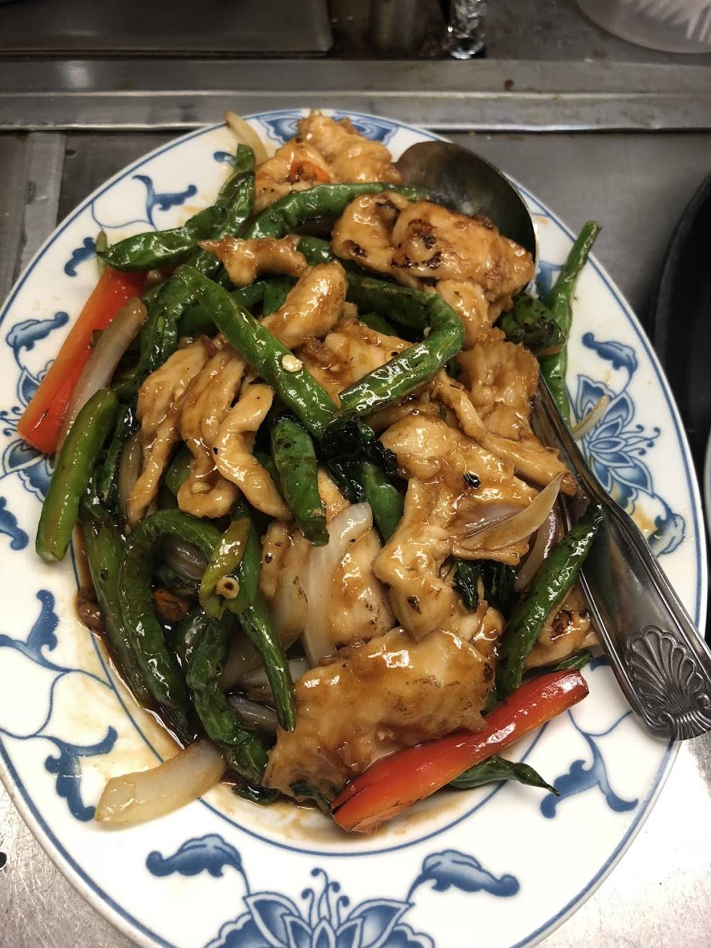 Kirin Asian Cafe | restaurant | 43053 Pemberton Square # 100, Chantilly, VA 20152, USA | 7035426118 OR +1 703-542-6118