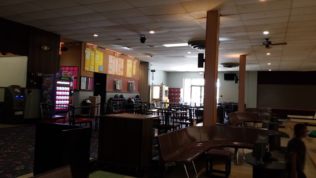 North Woods Lanes Bowling Center | restaurant | 10435 Valley View Rd, Macedonia, OH 44056, USA | 3304677925 OR +1 330-467-7925