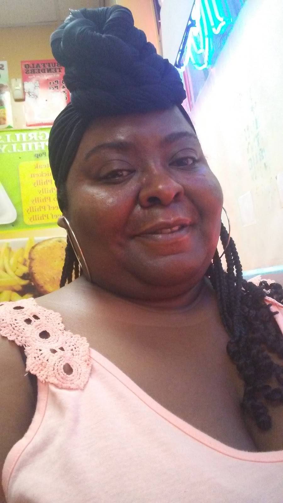 Famous Grill | restaurant | 8510 S Ashland Ave, Chicago, IL 60620, USA | 7737797203 OR +1 773-779-7203