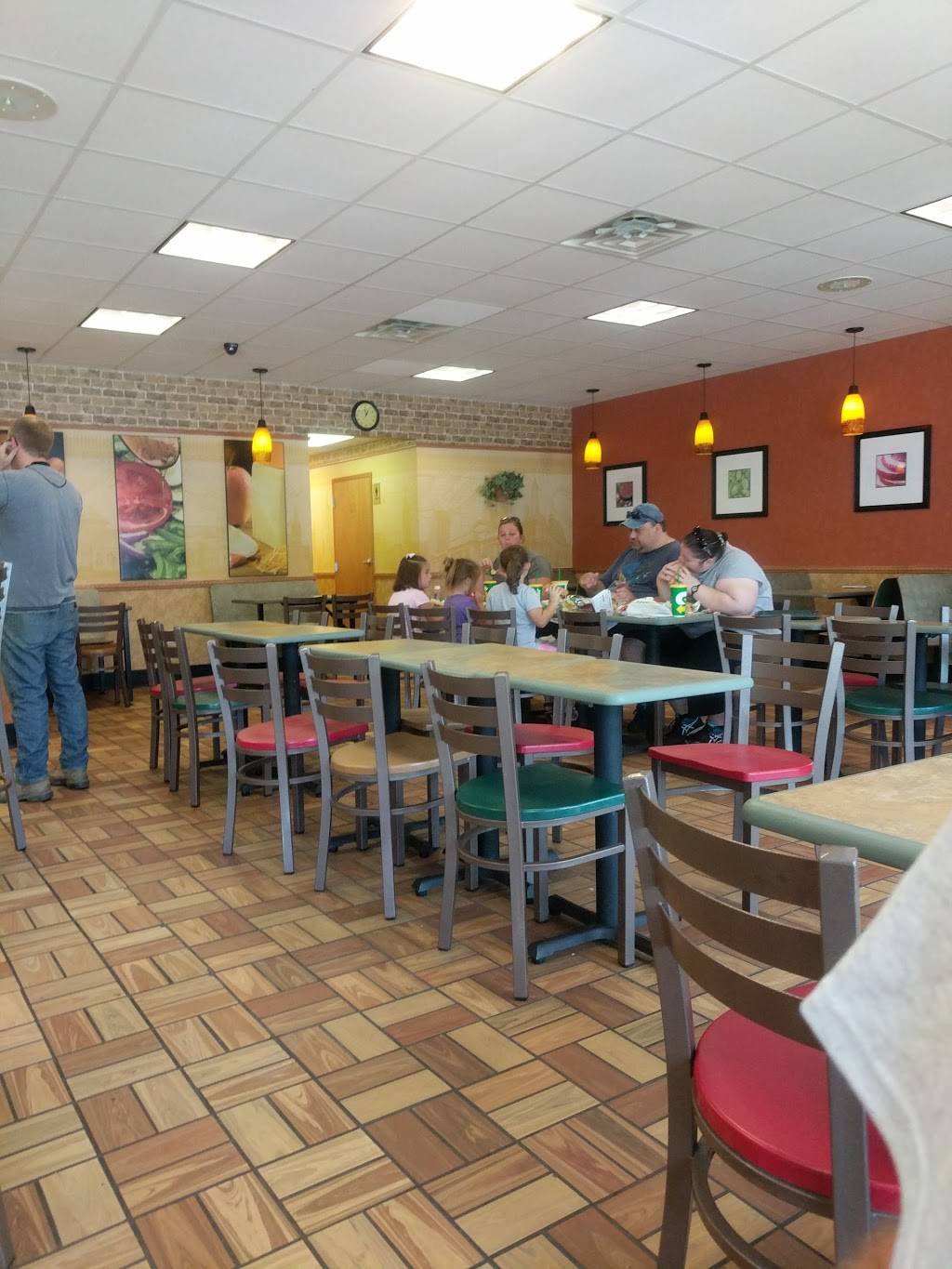 Subway | restaurant | 933 & 935 N Wooster Ave, Dover, OH 44622, USA | 3303437827 OR +1 330-343-7827