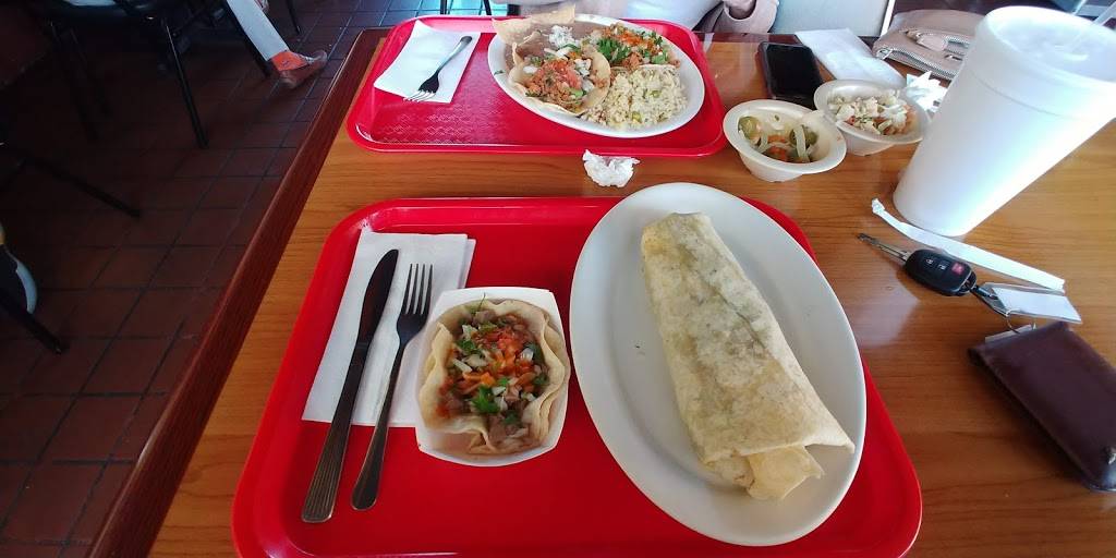 Bronco Burrito | restaurant | 19511 Ventura Blvd, Tarzana, CA 91356, USA | 8183436149 OR +1 818-343-6149