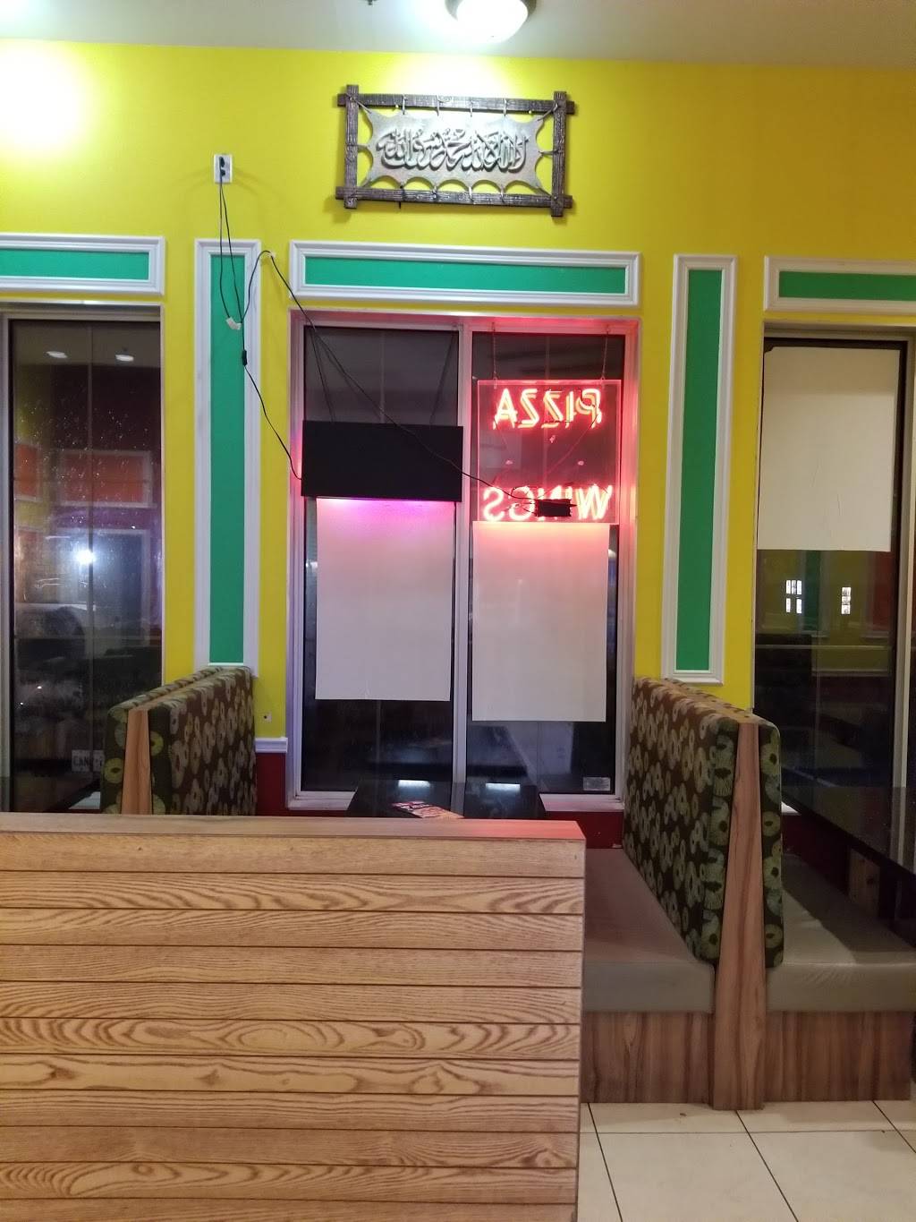 Pizza Pros | restaurant | 145 Clarence St #28, Brampton, ON L6W 1T2, Canada | 9054598998 OR +1 905-459-8998