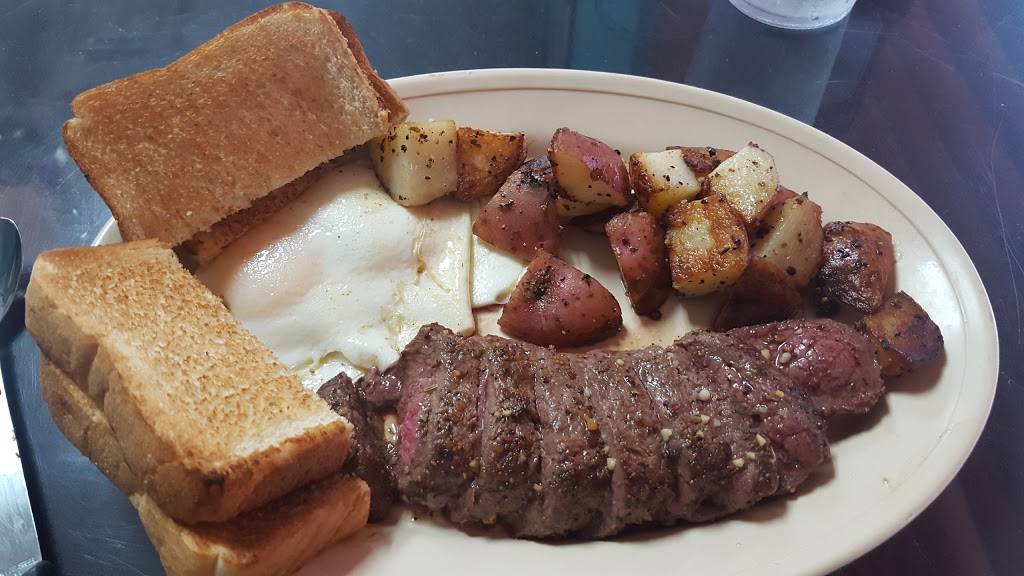 Rae Rae’s Restaurant | restaurant | Central Park Plaza 2468 Hwy 441, 27, Fruitland Park, FL 34731, USA | 3523231595 OR +1 352-323-1595