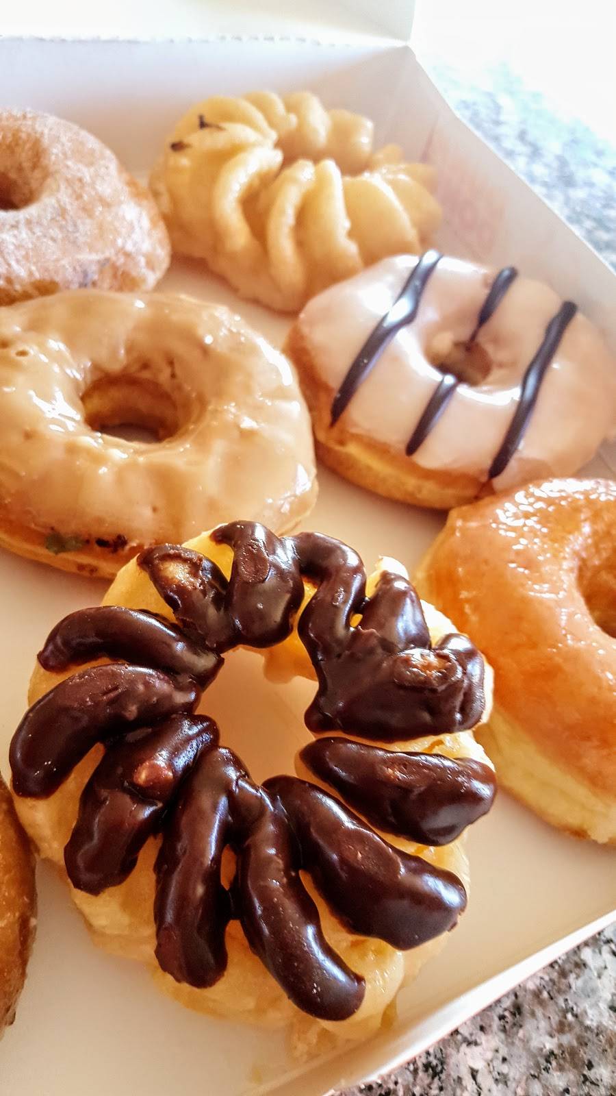 Dunkin | cafe | 106 E N Ave, Carol Stream, IL 60188, USA | 6304800760 OR +1 630-480-0760