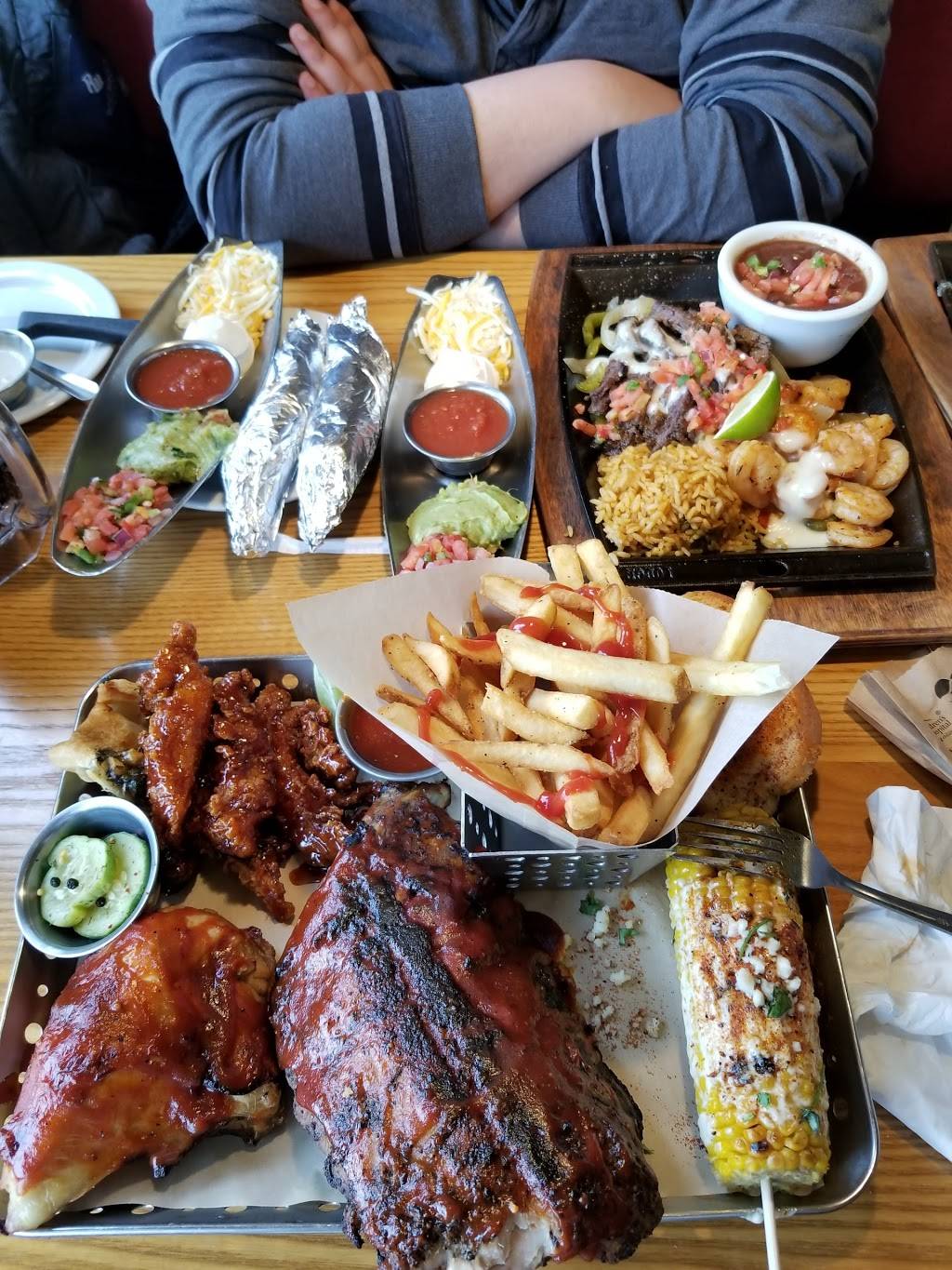 Chilis Grill & Bar | meal takeaway | 1580 Torrence Ave, Calumet City, IL 60409, USA | 7088626700 OR +1 708-862-6700