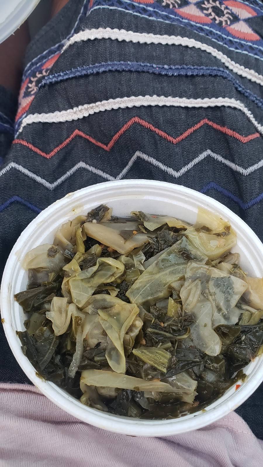 Fat Jacks Chicken & Fish | restaurant | 5912 Blue Pkwy, Kansas City, MO 64129, USA | 8162167686 OR +1 816-216-7686