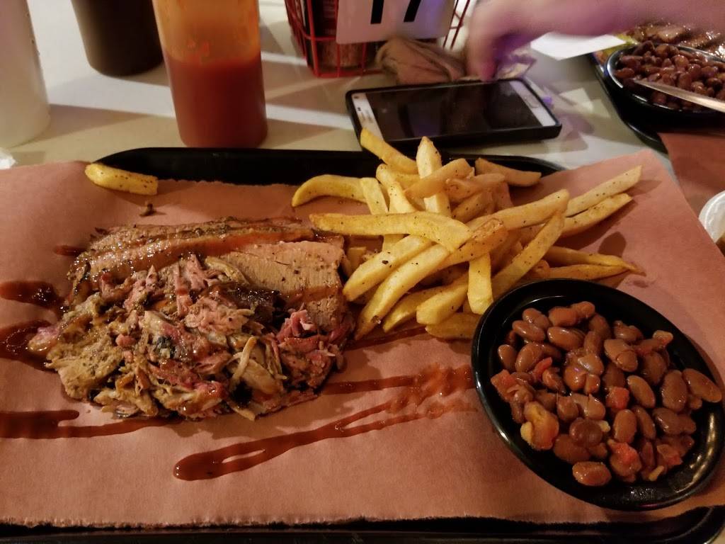 Backyard BBQ | restaurant | 1695 Morgans Point Rd, Belton, TX 76513, USA | 2547809889 OR +1 254-780-9889