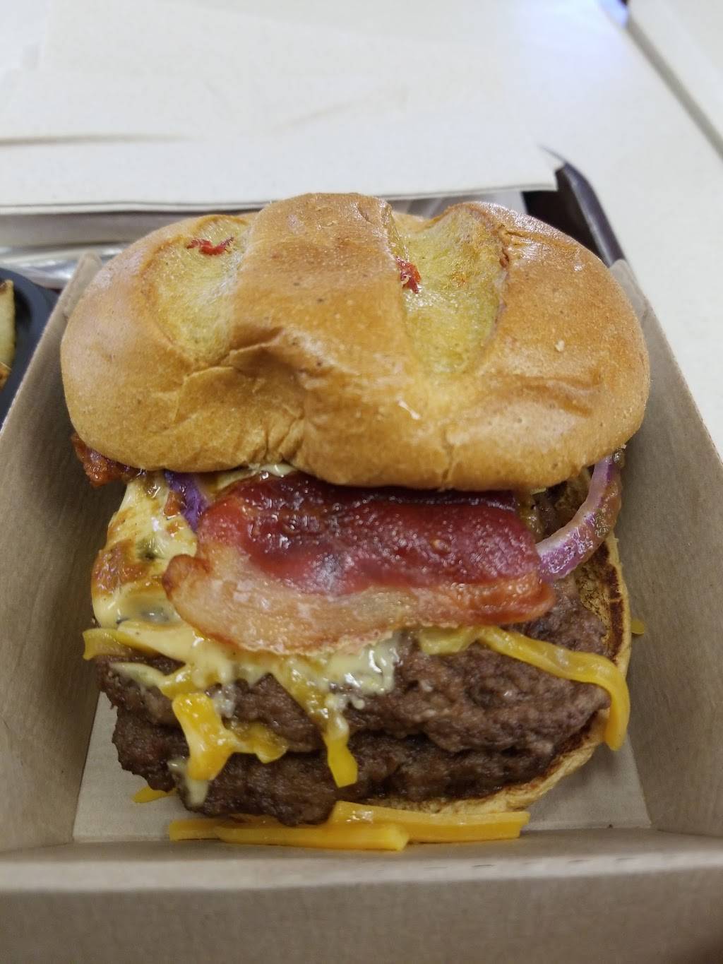 Wendys | restaurant | 210 W E Townline Rd, Vernon Hills, IL 60061, USA | 8473674401 OR +1 847-367-4401