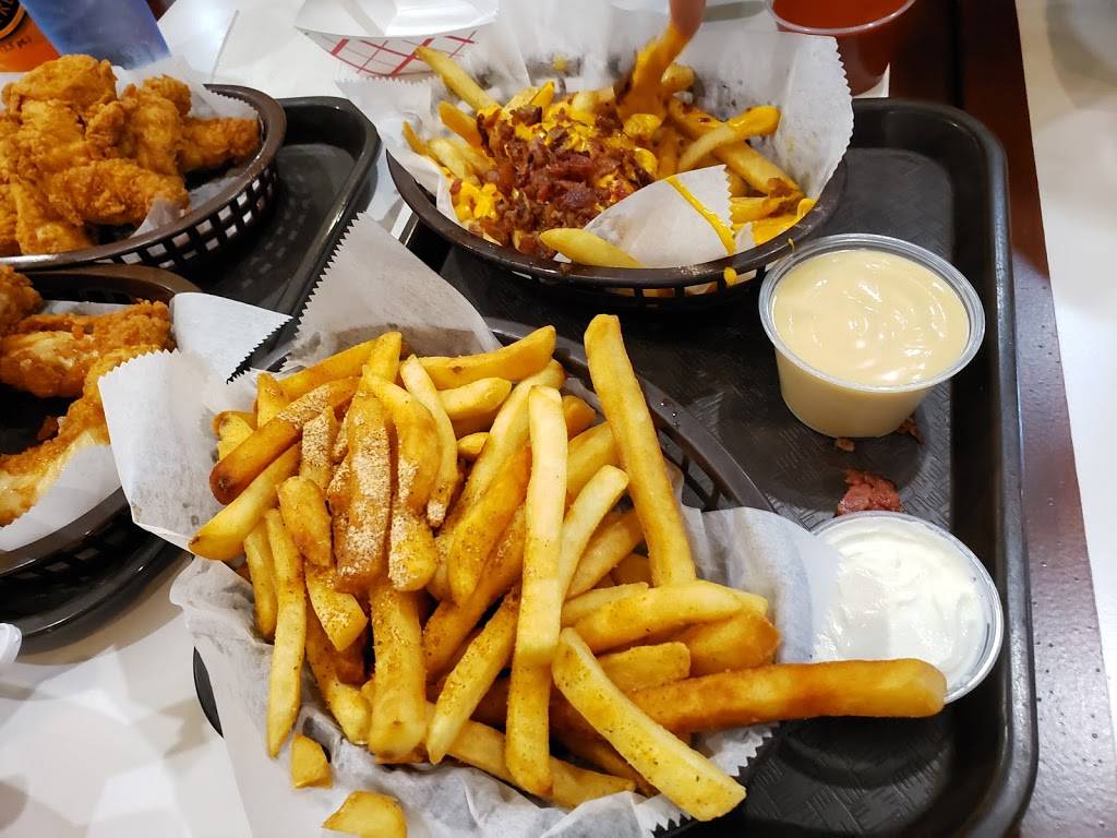 Fingers Wings & Other Things | meal takeaway | 107 Ridge Pike, Conshohocken, PA 19428, USA | 6108286191 OR +1 610-828-6191