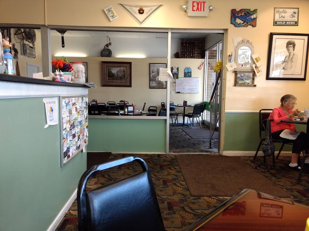 Robbies Cafe | restaurant | 803 Pinewood Way SW, Live Oak, FL 32064, USA | 3863302825 OR +1 386-330-2825