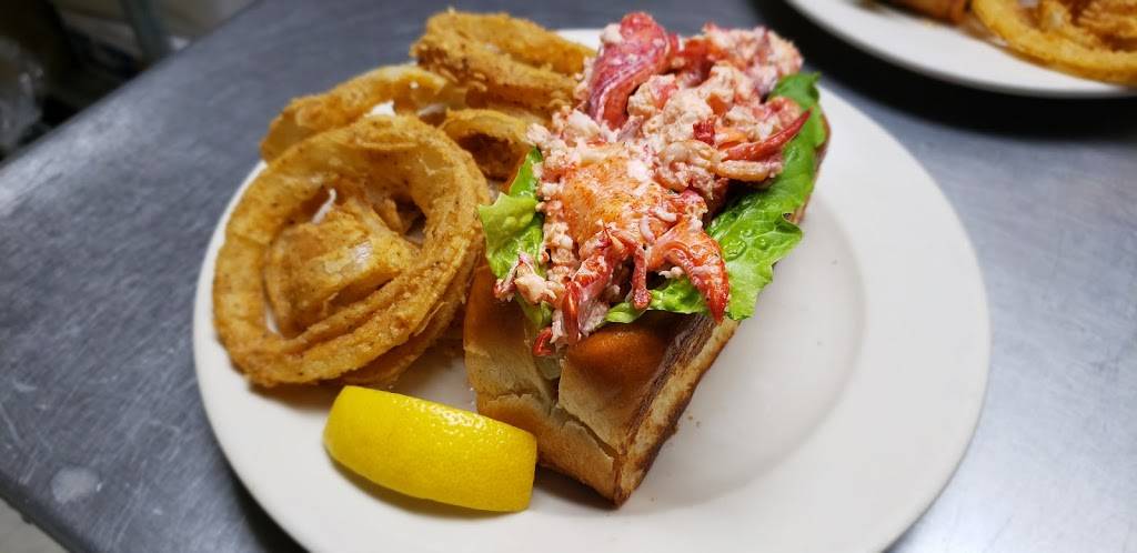 Bayside Lounge | restaurant | 125 Sconticut Neck Rd, Fairhaven, MA 02719, USA | 5089969212 OR +1 508-996-9212