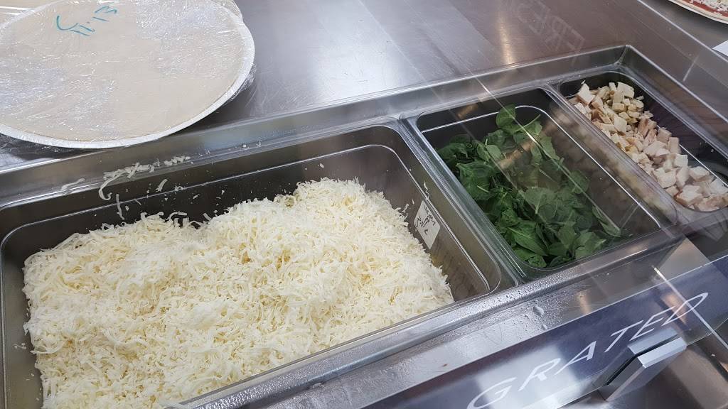 Papa Murphys Take N Bake Pizza | meal takeaway | 2200 Winter Springs Blvd #111, Oviedo, FL 32765, USA | 4075423981 OR +1 407-542-3981