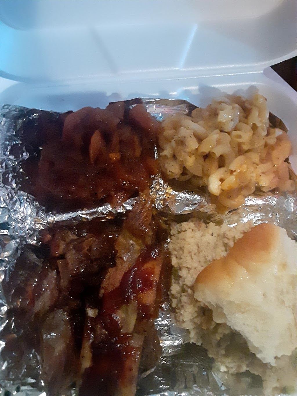 Wings Greens and Things | restaurant | 6767 S South Chicago Ave, Chicago, IL 60637, USA | 7736755295 OR +1 773-675-5295