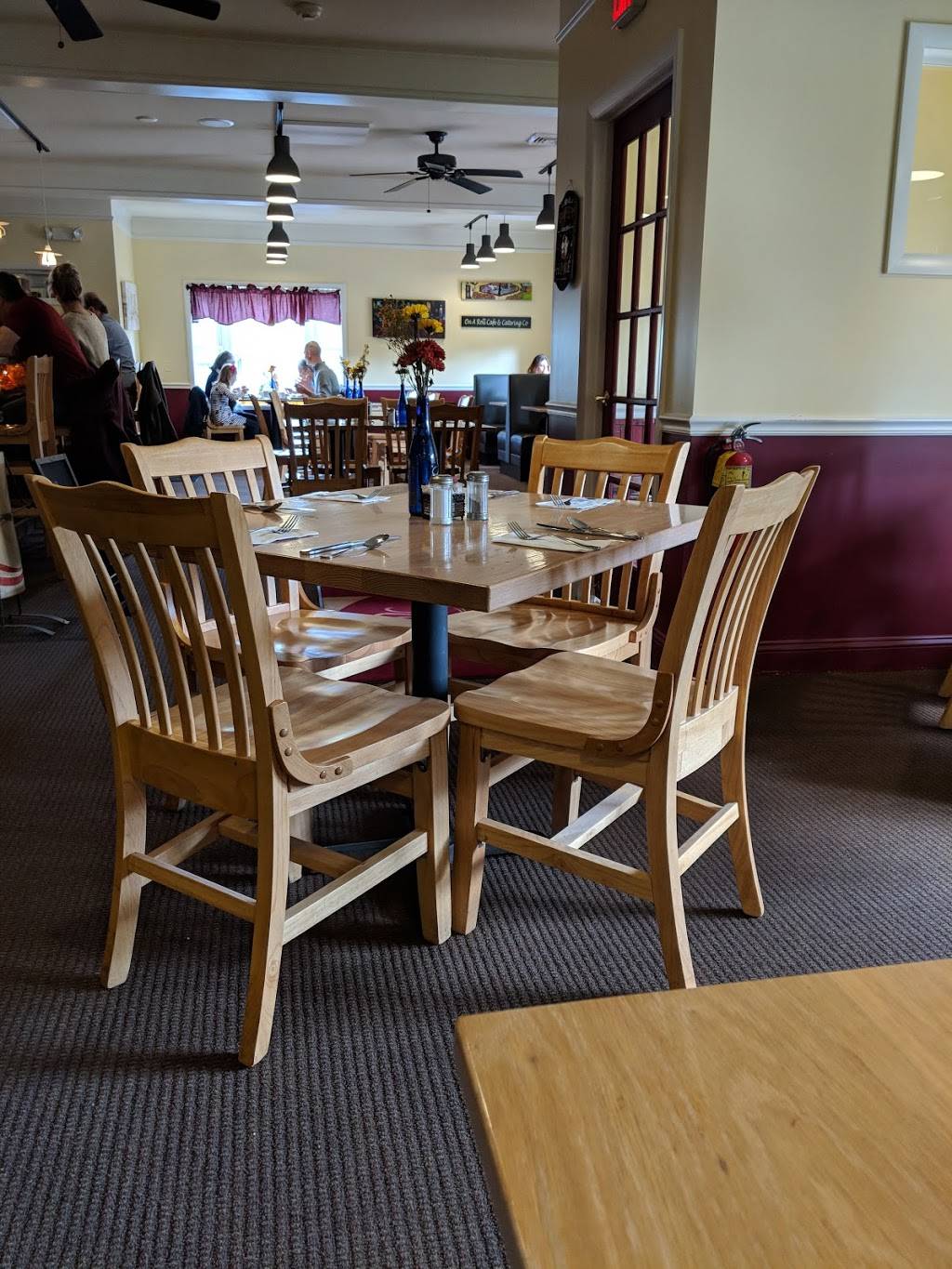 On A Roll Cafe And Catering | restaurant | 55 Pittsfield Rd, Lenox, MA 01240, USA | 4136379544 OR +1 413-637-9544