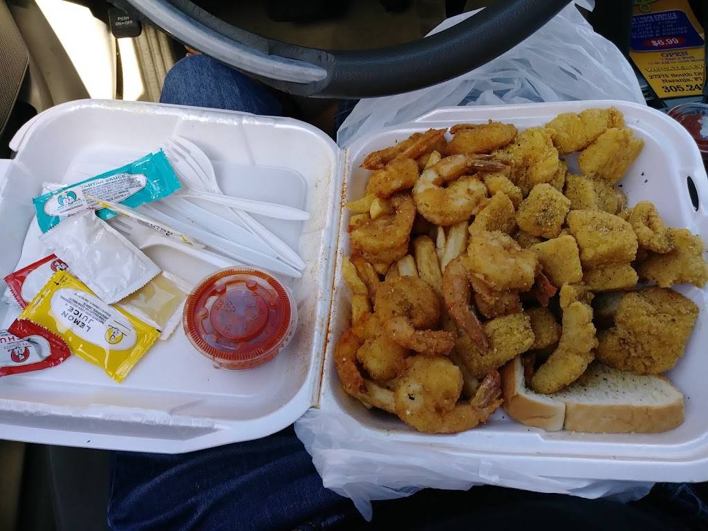 Yellow Tail Sub & Grill | restaurant | Naranja Lakes Shopping Center, 27275 S Dixie Hwy, Homestead, FL 33032, USA | 3052425501 OR +1 305-242-5501