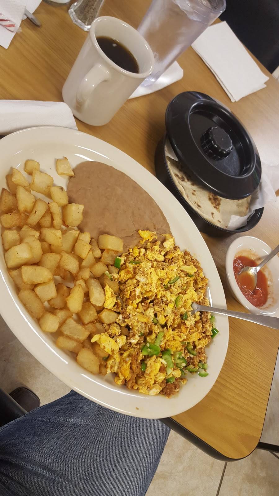 Reynas Mexican Restaurant | restaurant | 707 E Kingsbury St, Seguin, TX 78155, USA | 8304334944 OR +1 830-433-4944