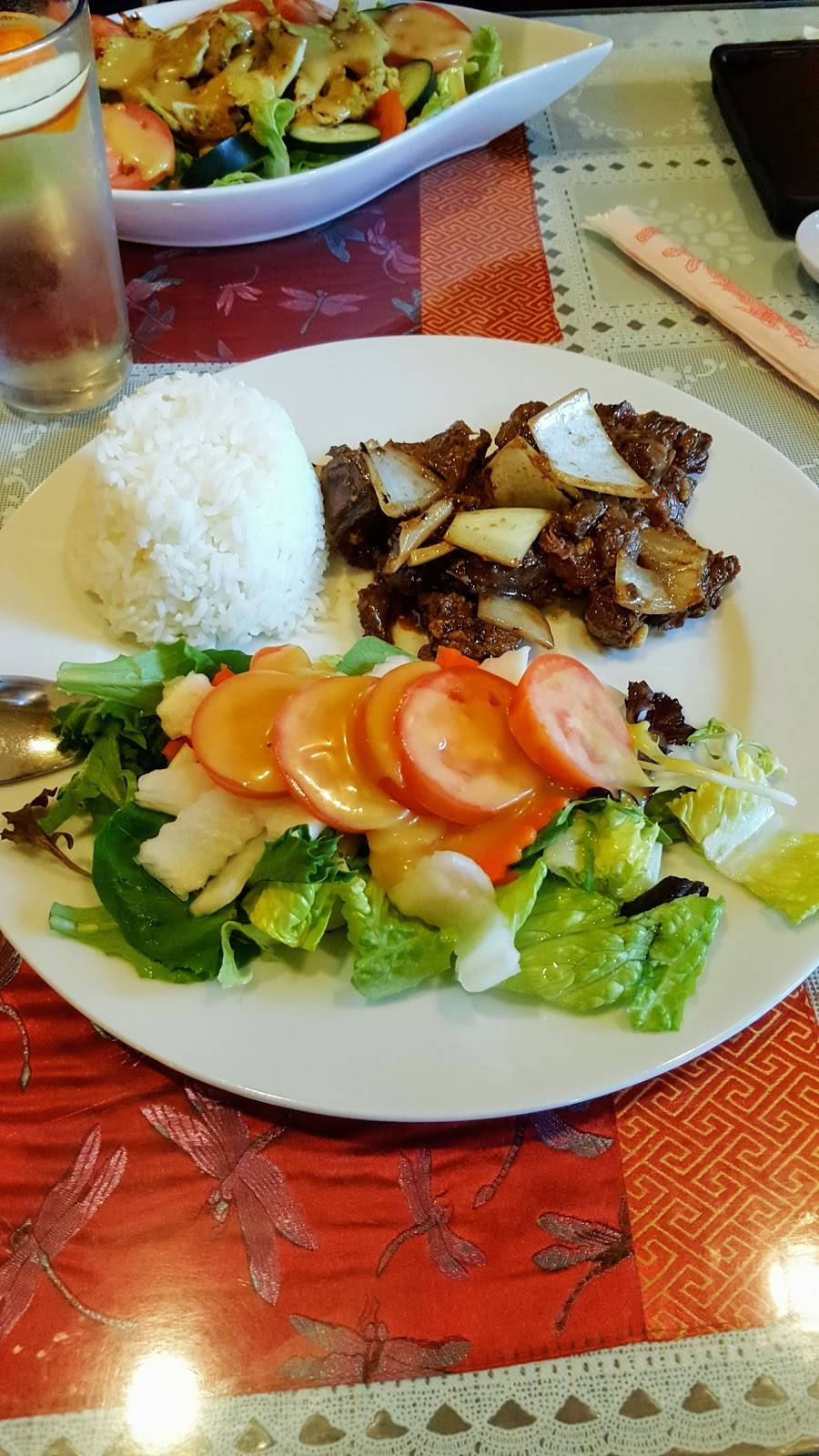 Mai Vietnamese Cuisine | restaurant | 8492 Gravenstein Hwy # J, Cotati, CA 94931, USA | 7076659628 OR +1 707-665-9628