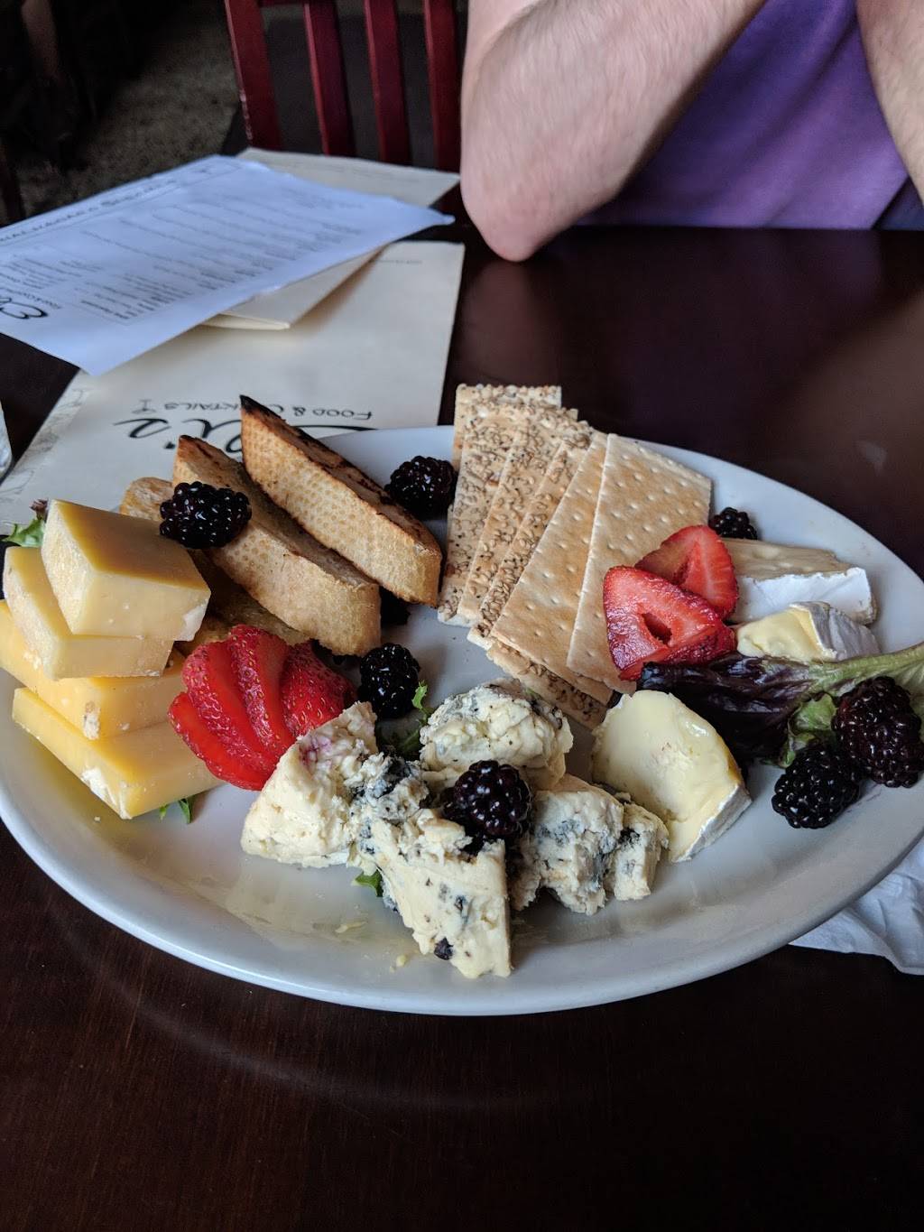 Elis Food & Cocktails | restaurant | 1225 Hennepin Ave, Minneapolis, MN 55403, USA | 6123329997 OR +1 612-332-9997