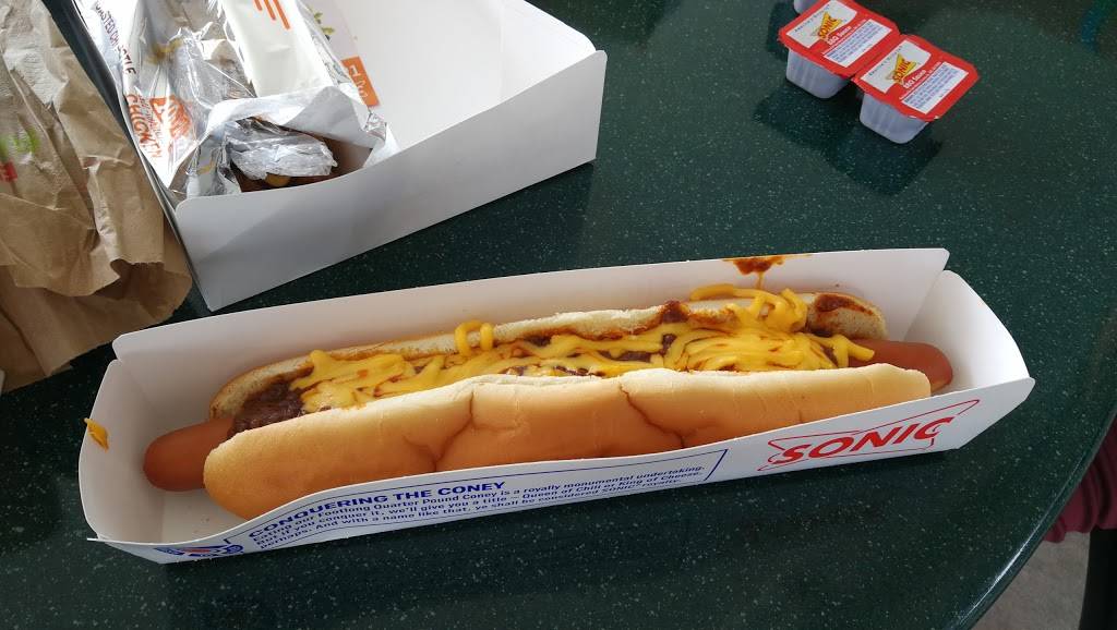 Sonic Drive-In | restaurant | 415 Magnolia Ave, Auburndale, FL 33823, USA | 8639673583 OR +1 863-967-3583