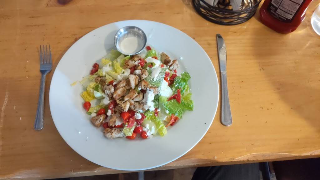 The Lyons Den Restaurant & Taphouse | restaurant | 160 E Main St, Lyons, CO 80540, USA | 3038232322 OR +1 303-823-2322