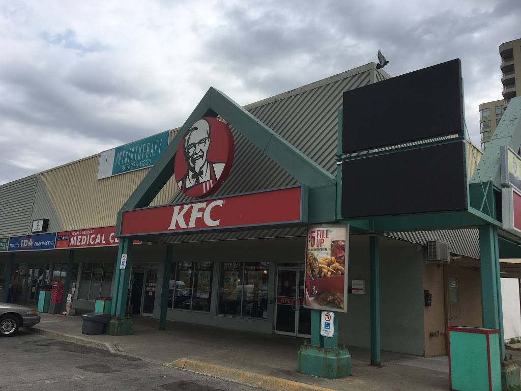 KFC | meal delivery | 60 Dundas St E, Mississauga, ON L5A 1W4, Canada | 9059491095 OR +1 905-949-1095