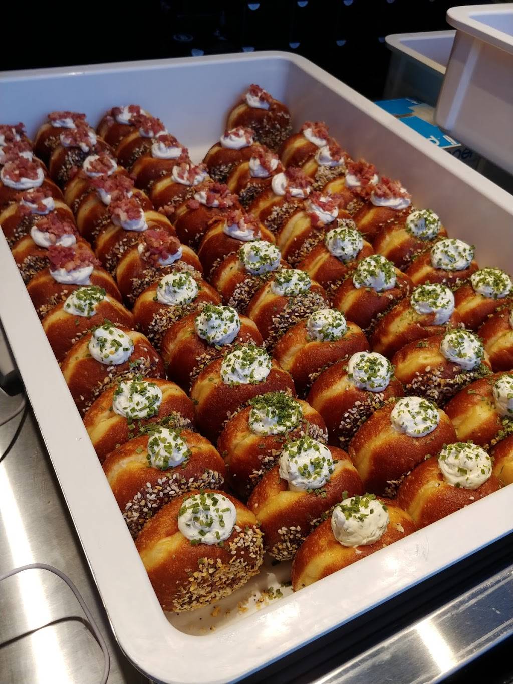 B Doughnut | restaurant | 44715 Thorndike St, Ashburn, VA 20147, USA | 5712930554 OR +1 571-293-0554