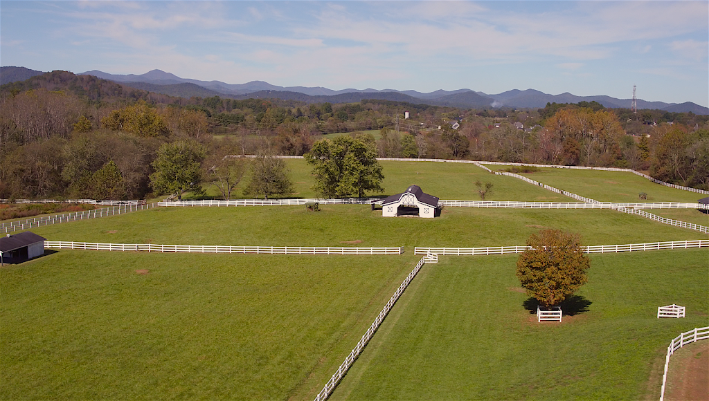 The Horse Shoe Farm | restaurant | 155 Horse Shoe Farm Dr, Hendersonville, NC 28791, USA | 8283933034 OR +1 828-393-3034
