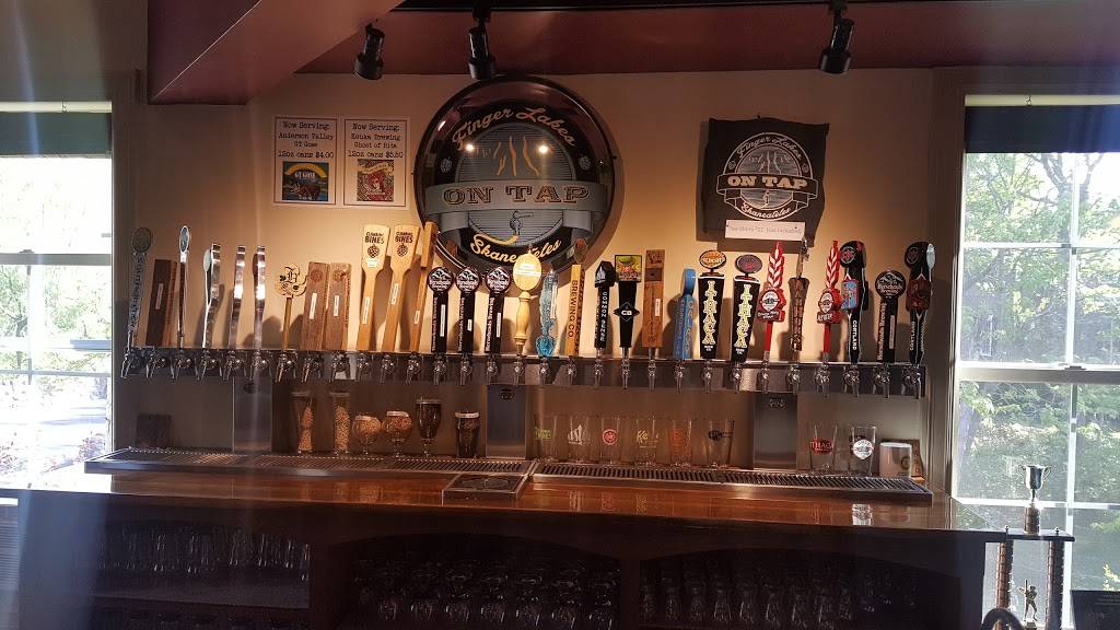 Finger Lakes On Tap | restaurant | 35 Fennell St, Skaneateles, NY 13152, USA | 3156859600 OR +1 315-685-9600