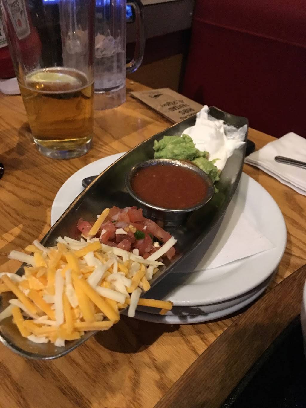 Chilis Grill & Bar | restaurant | 11065 N Oracle Rd, Oro Valley, AZ 85737, USA | 5202195479 OR +1 520-219-5479