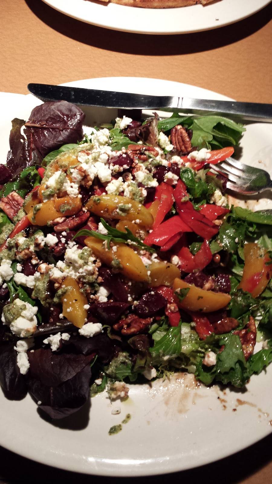 Boston Pizza | restaurant | 1150 Rue Yves-Blais, Lachenaie, QC J6V 1P4, Canada | 4505859989 OR +1 450-585-9989