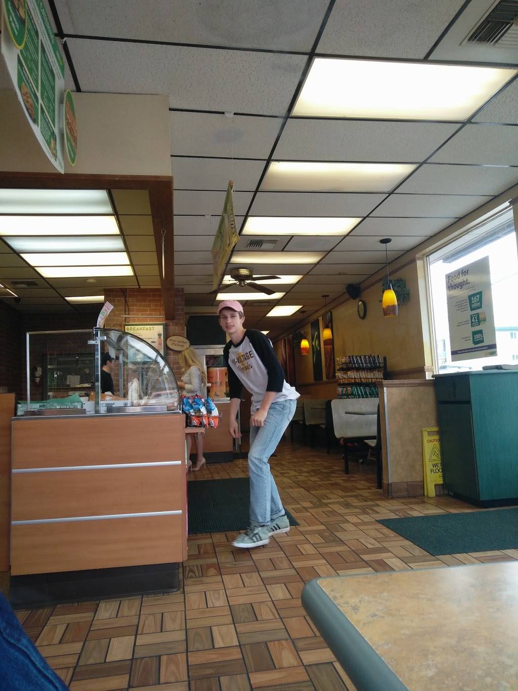 Subway | meal takeaway | 3001 6th Ave, Tacoma, WA 98406, USA | 2532723633 OR +1 253-272-3633