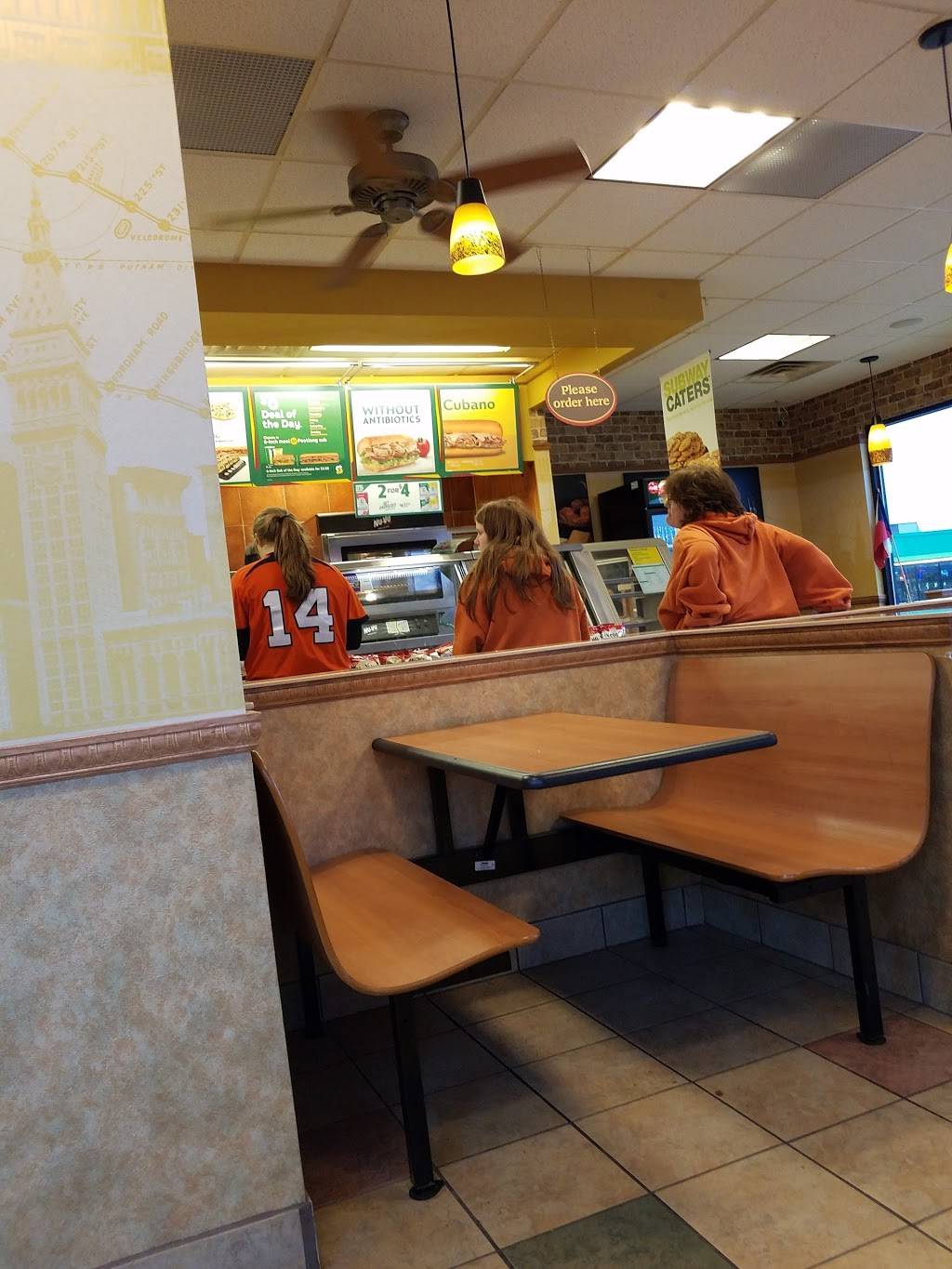 Subway | restaurant | 184 S Lake Ave, Phillips, WI 54555, USA | 7153396000 OR +1 715-339-6000
