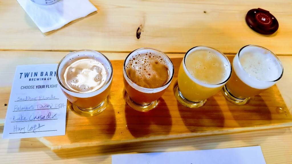 Twin Barns Brewing Company | restaurant | 194 Daniel Webster Hwy, Meredith, NH 03253, USA | 6032790876 OR +1 603-279-0876