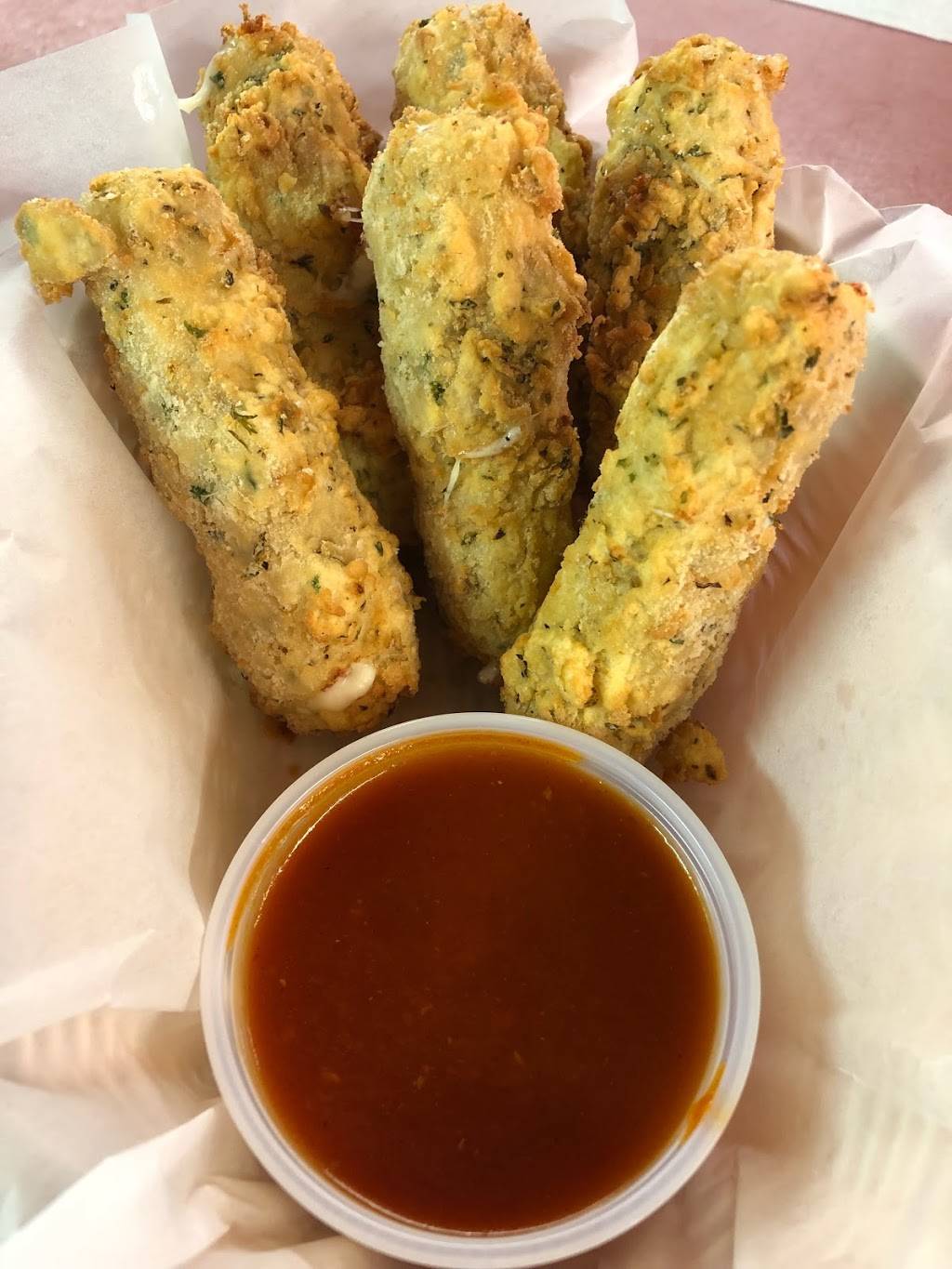 GeJos by the Lake - Italian Restaurant and Lounge | restaurant | 12 N 3rd St, Clear Lake, IA 50428, USA | 6413578288 OR +1 641-357-8288