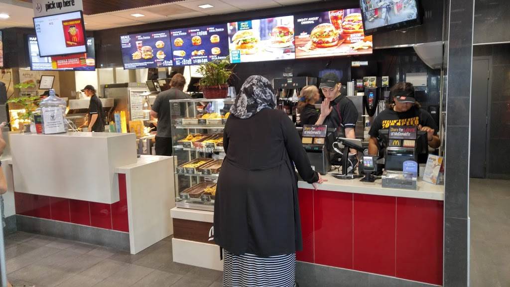 McDonalds | cafe | 631 Niagara St, Welland, ON L3C 1L9, Canada | 9057351064 OR +1 905-735-1064