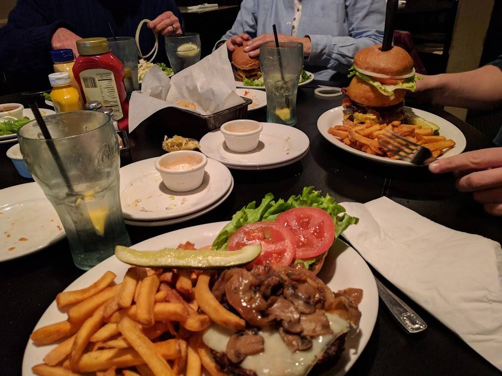 Spitfire Grill | restaurant | 3300 Airport Ave, Santa Monica, CA 90405, USA | 3103973455 OR +1 310-397-3455