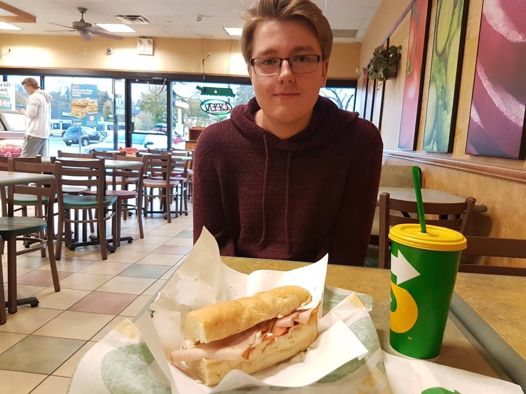 Subway | restaurant | 38 York Rd, Dundas, ON L9H 1L4, Canada | 9056281283 OR +1 905-628-1283