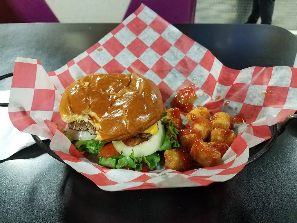 Sugar Creek Casino | meal takeaway | 5304 N Broadway Ave, Hinton, OK 73047, USA | 4055422946 OR +1 405-542-2946