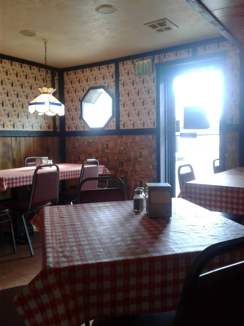 Pizza King | restaurant | 109 Main St, Otterbein, IN 47970, USA | 7655832585 OR +1 765-583-2585