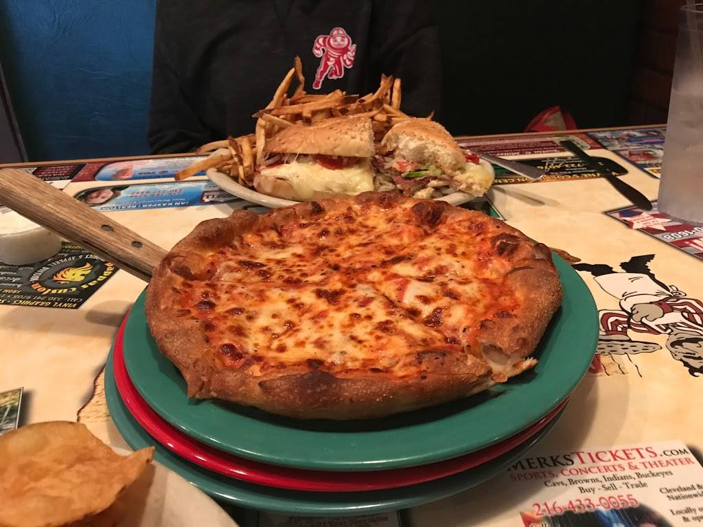 Dominics Italian Restaurant | restaurant | 221 S Jefferson St, Medina, OH 44256, USA | 3307258424 OR +1 330-725-8424