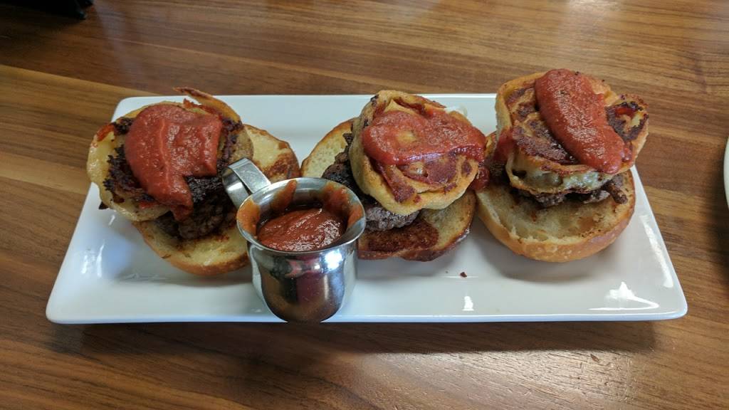 Hy-Vee Market Grille Express | restaurant | 675 S Whitney Way, Madison, WI 53711, USA | 6082776742 OR +1 608-277-6742