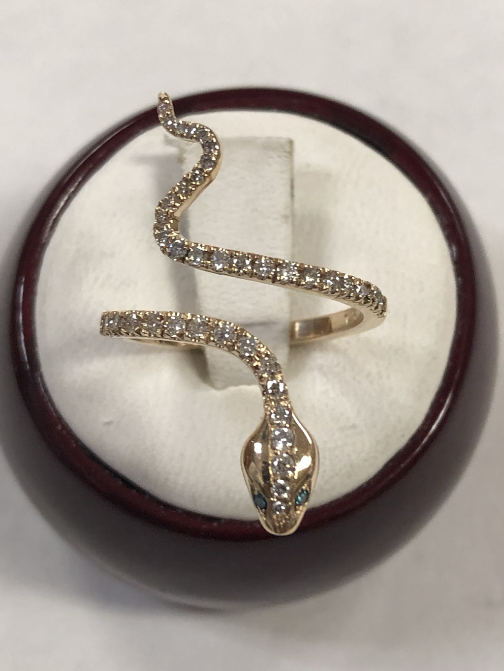 Ly Food Market & Gifts | restaurant | 4440 W Illinois Ave #400a, Dallas, TX 75211, USA | 2143309616 OR +1 214-330-9616