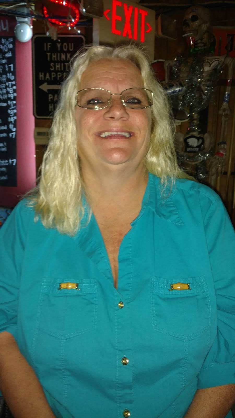 One MOAR Last Chance | restaurant | 14509 US-62, Campbell, MO 63933, USA | 5732462466 OR +1 573-246-2466